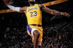 开云体育入口-詹姆斯：带队到达顶峰，全队团结拼搏的简单介绍