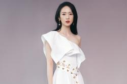 开云体育登录-赛道与疆场，当F1引擎轰鸣遇见新疆铁骑