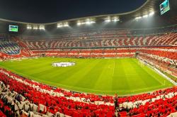 开云官方app入口-乔治末节狂飙定乾坤，湖人团队篮球完胜灰熊展冠军相