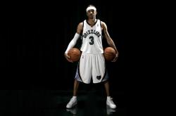 开云下载-欧冠半决赛之夜，迪亚斯数据全面爆炸，一场改写命运的个人表演