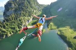 开云体育在线-跨界主宰，当利拉德接管德甲争冠战，雷霆生死战击溃灰熊