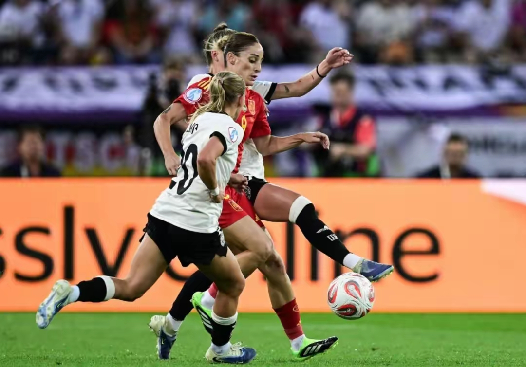 塞尔维亚女足勇悍表现，闯入八强成焦点！的简单介绍