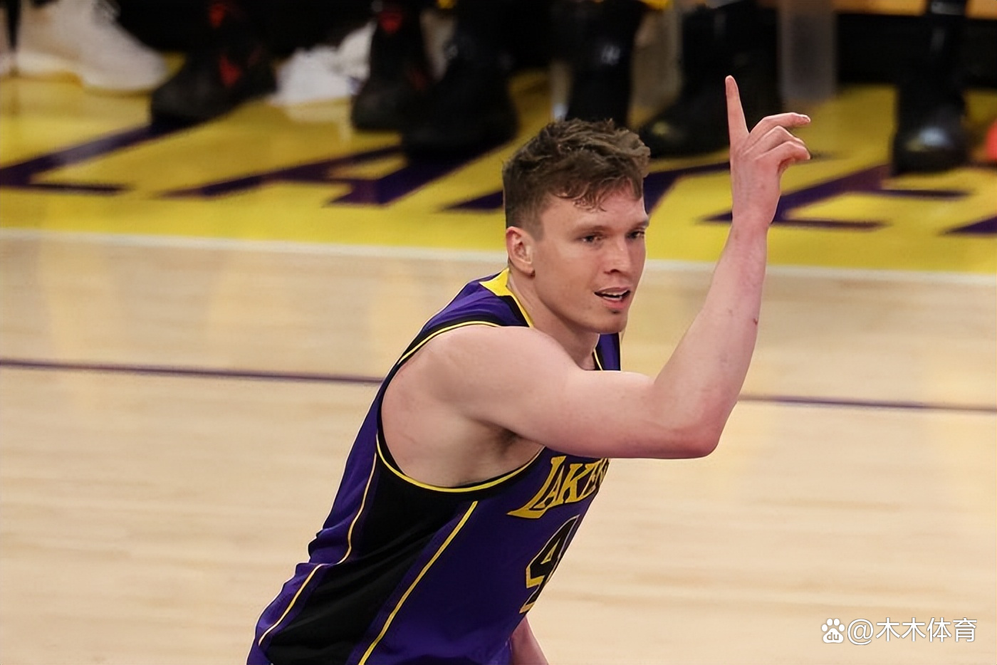 中国逆转乌拉圭，埃尔林打破历史纪录