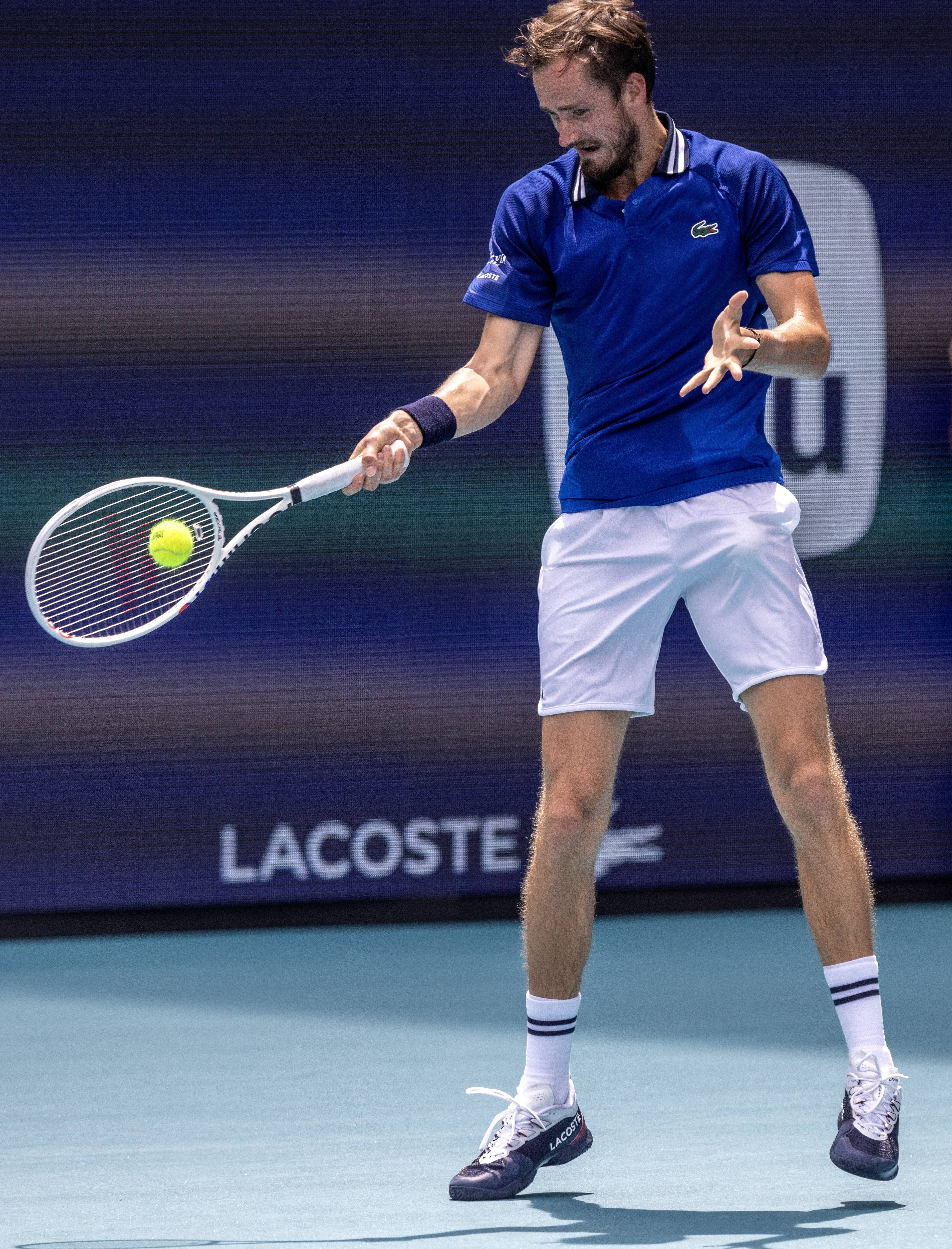 世界网球队完胜法国网球队，梅德韦杰夫完成帽子戏法的简单介绍