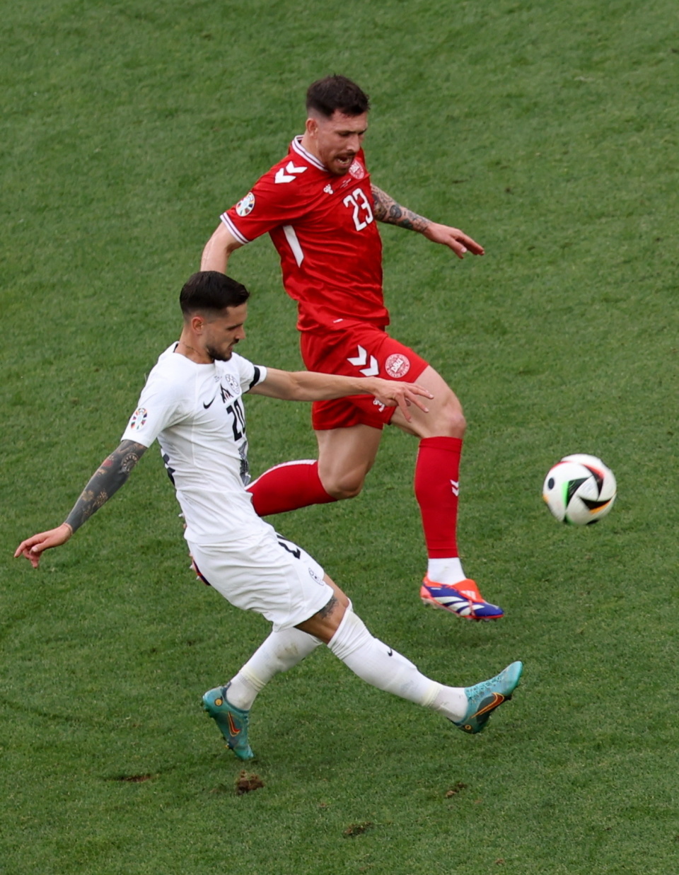 斯洛文尼亚队员备战国际性足球联赛的简单介绍 斯洛文尼亚队员备战国际性足球联赛的简单介绍