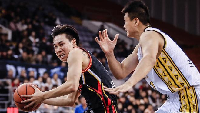 云南男篮逆转取胜,外援独揽+分的简单介绍 云南男篮逆转取胜,外援独揽+分的简单介绍