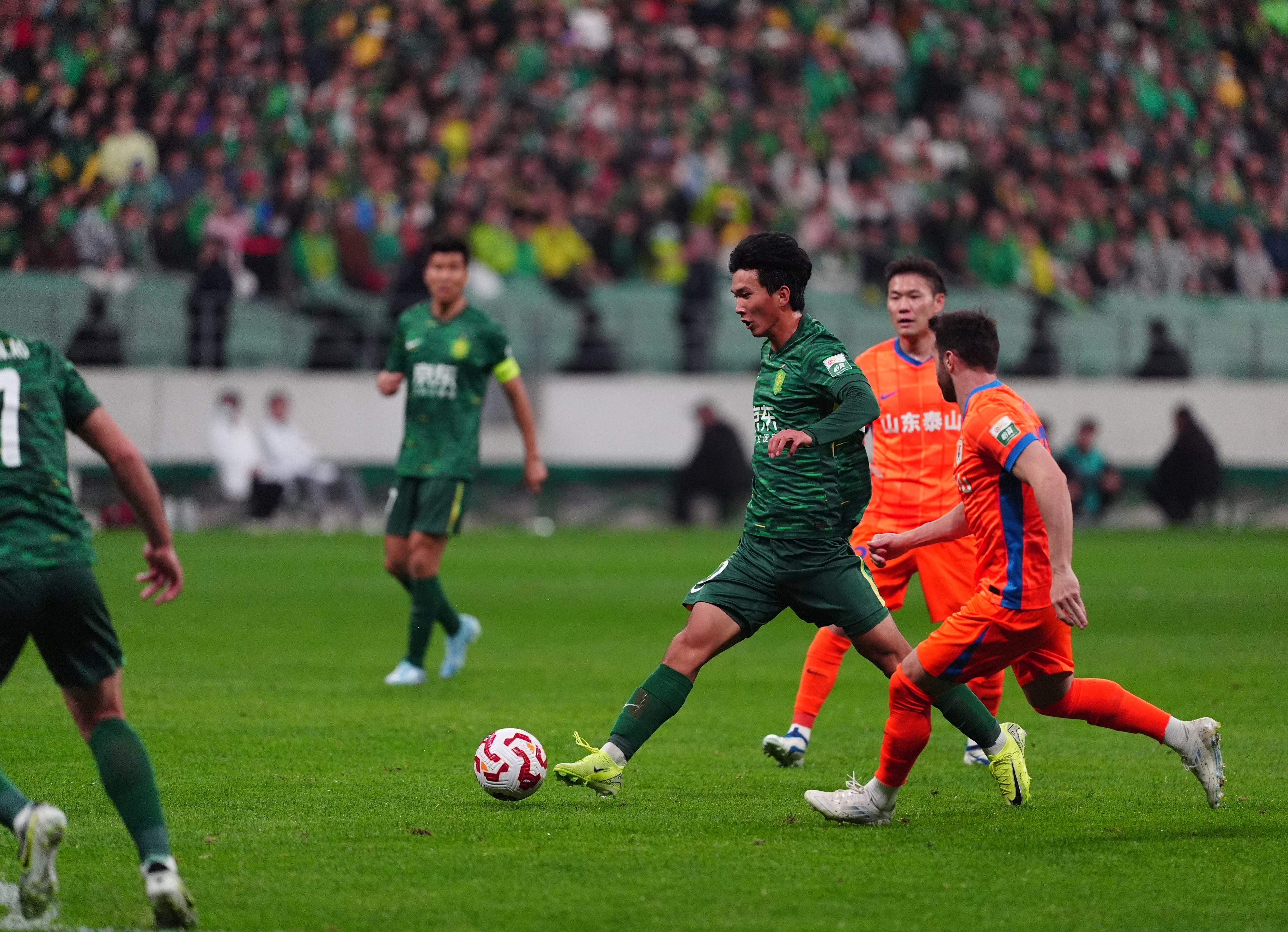 关于国安冲刺封王，客场对阵上海申鑫力求绝胜的信息