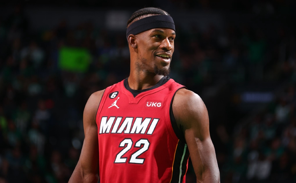 包含掘金新秀宣布加盟前后卫核心阵容的词条