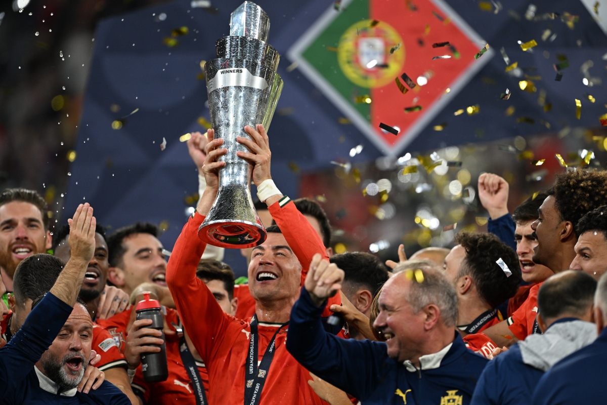 包含欧国联比赛球队实力跃升，赢得胜局的词条