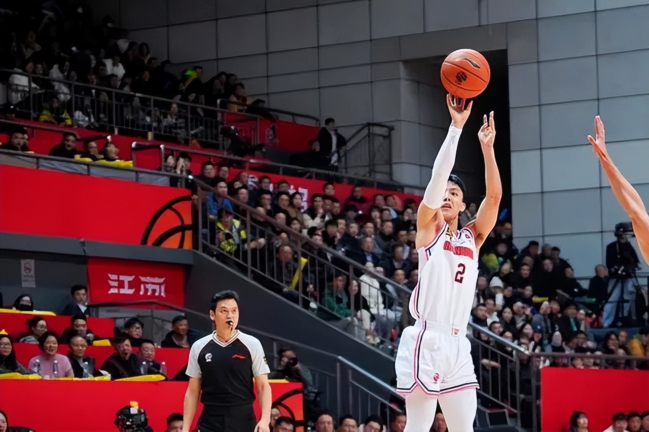 江苏男篮主场击败吉林队,挽回颓势 江苏男篮主场击败吉林队,挽回颓势