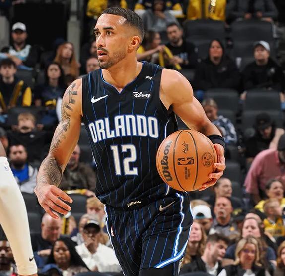 瑞士逆转荷兰,阿尔瓦雷斯三分雨点燃全场的简单介绍 瑞士逆转荷兰,阿尔瓦雷斯三分雨点燃全场的简单介绍