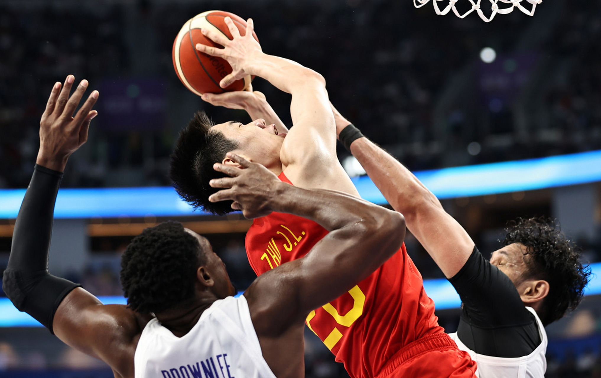 瑞士逆转荷兰,阿尔瓦雷斯三分雨点燃全场的简单介绍 瑞士逆转荷兰,阿尔瓦雷斯三分雨点燃全场的简单介绍