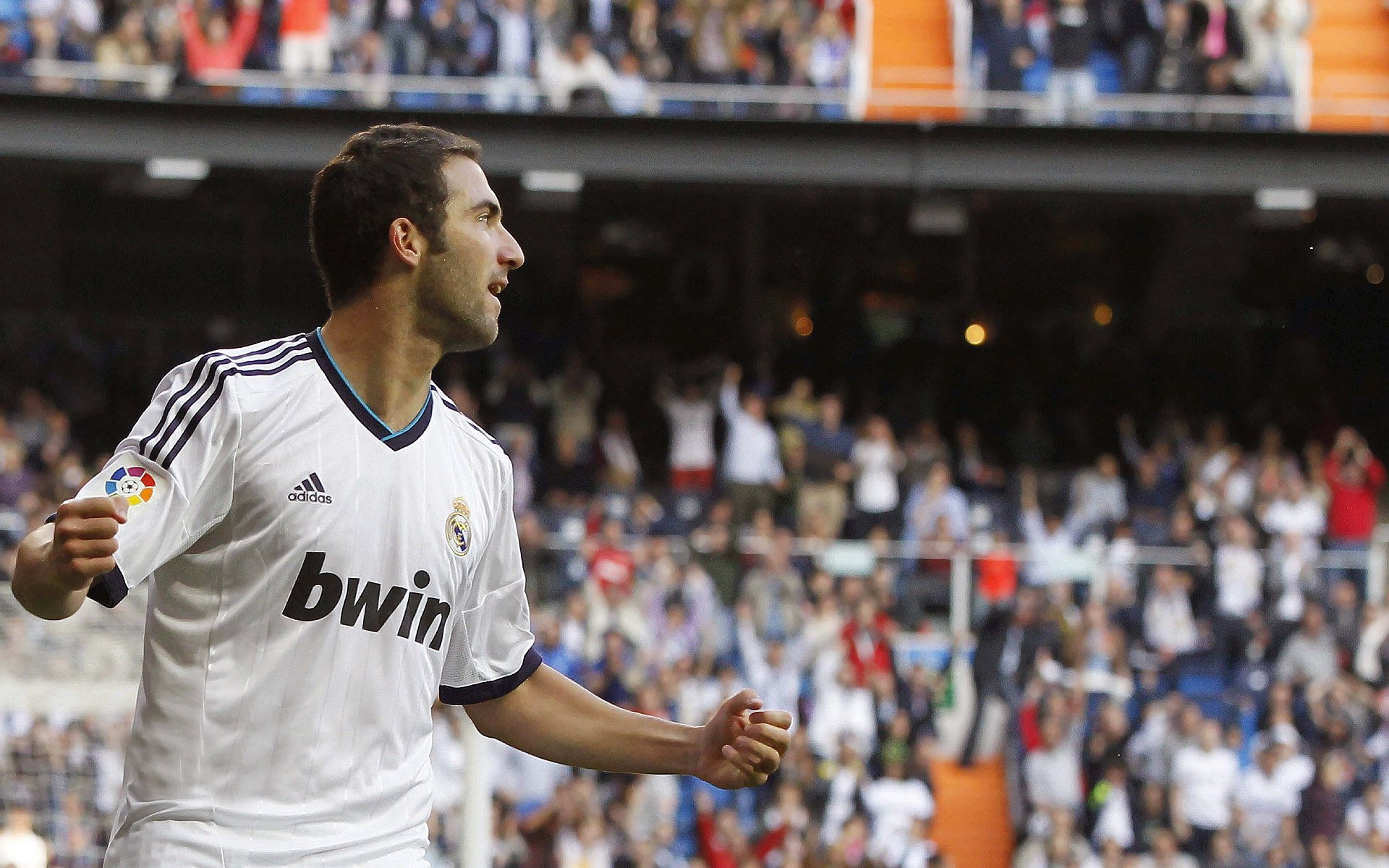 日本狂胜那不勒斯,姆巴佩成为关键先生